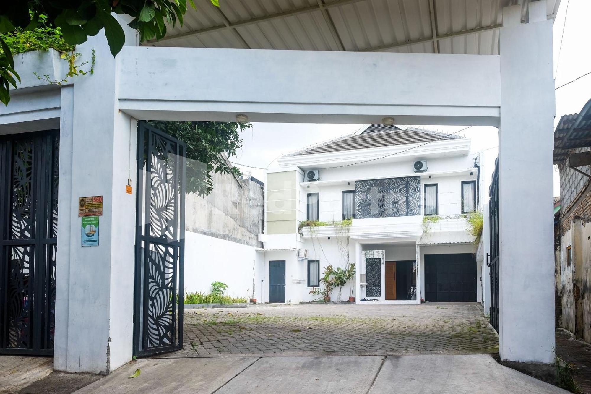 Rumah Daun Timoho Yogyakarta Redpartner מראה חיצוני תמונה
